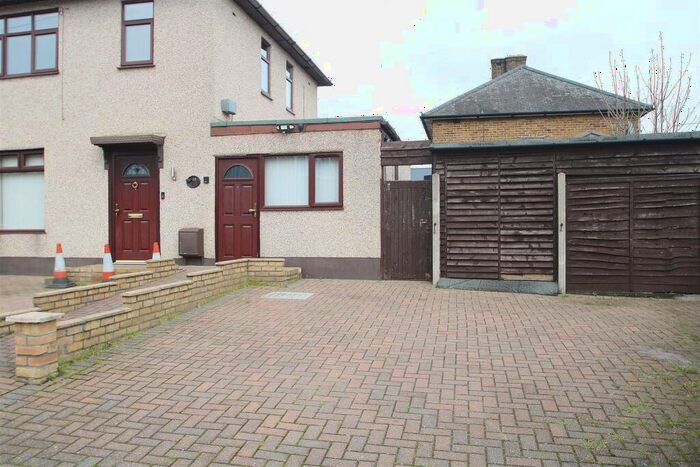 Studio To Rent In Whitby Gardens, Sutton, SM1