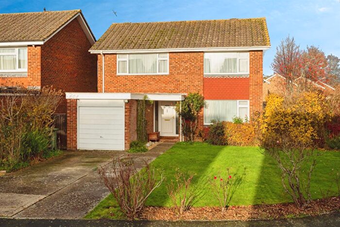 3 Bedroom Detached House For Sale In Eastwell Close, Paddock Wood, Tonbridge, TN12