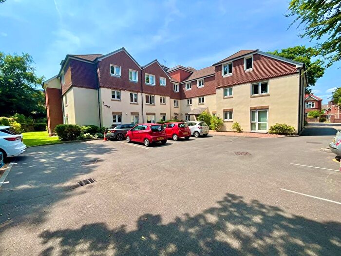 1 Bedroom Flat For Sale In Flat Compton Court, Belle Vue Road, Bournemouth, Dorset, BH6