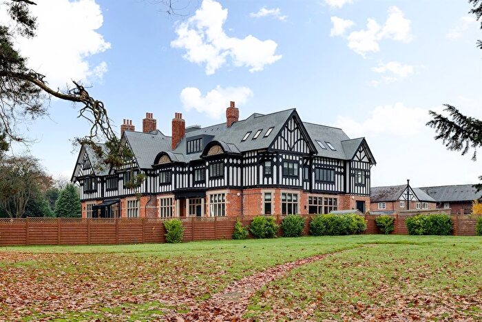2 Bedroom Flat For Sale In Ferma Lane, Great Barrow, Chester, CH3