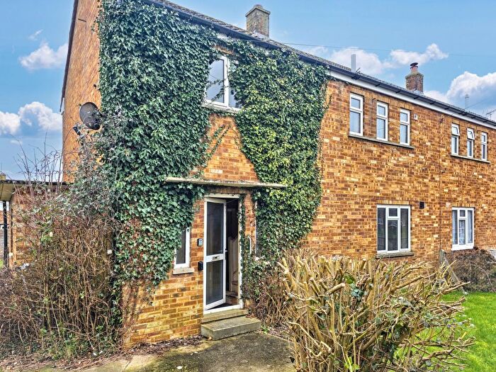 3 Bedroom Semi Detached House For Sale In Falmouth Place, Five Oak Green, TN12