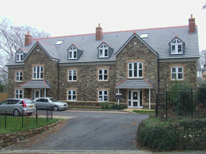 2 Bedroom Flat To Rent In Belvoir Road, Bideford, EX39