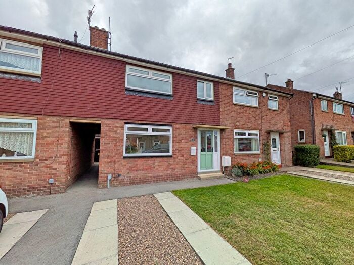 3 Bedroom Terraced House For Sale In Littlelands, Bingley, West Yorkshire, BD16