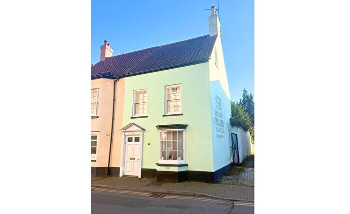 2 Bedroom End Of Terrace House For Sale In St Mary Street, Monmouth, NP25
