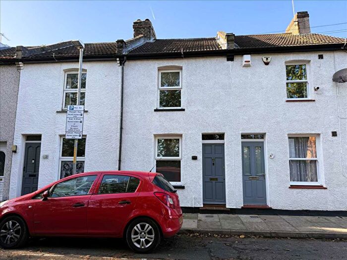 2 Bedroom Terraced House For Sale In Gordon Road, Northfleet, DA11