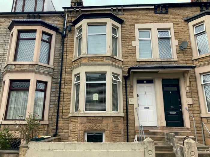 5 Bedroom Private Hall To Rent In Blades Street, Lancaster, LA1