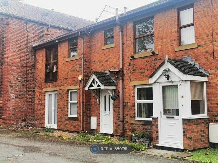 1 Bedroom Flat To Rent In Lynwood House, Hyde, SK14
