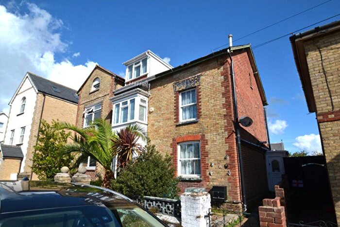 3 Bedroom End Of Terrace House For Sale In Green Street, Ryde, Isle Of Wight, PO33