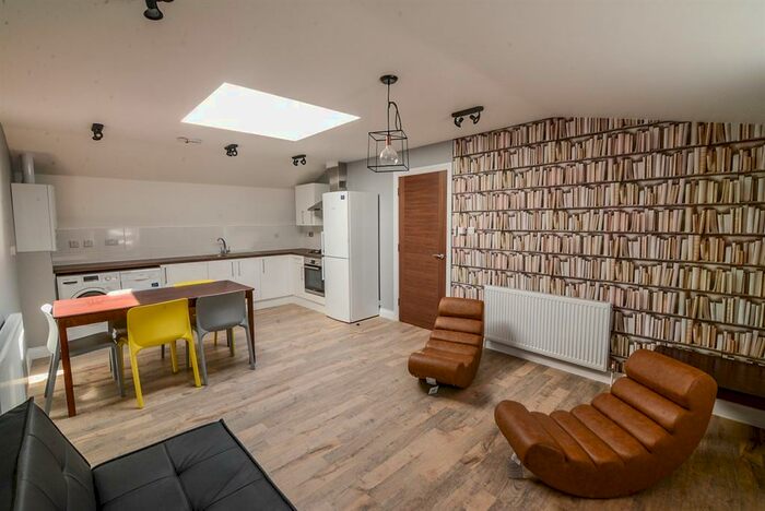 1 Bedroom Flat To Rent In Denmark Hill, Camberwell, London, SE5