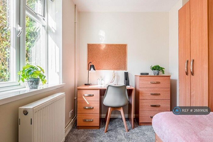 5 Bedroom Semi-Detached House To Rent In Hillside, Brighton, BN2