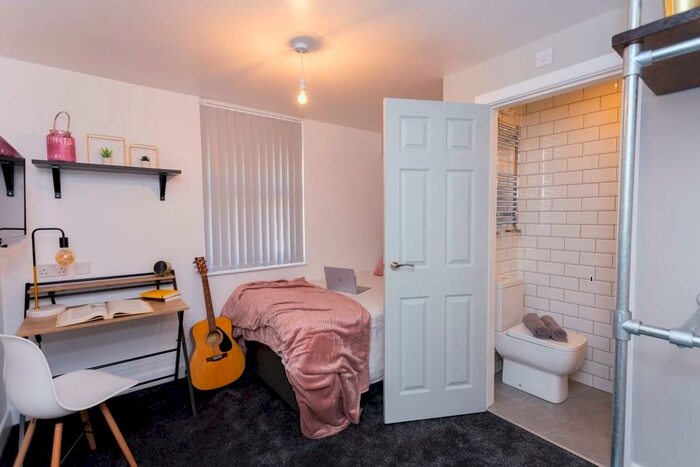 5 Bedroom Terraced House To Rent In Bolingbroke Road, Stoke, Coventry, CV3