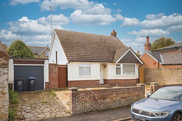 2 Bedroom Bungalow For Sale In Fordoun Road, Broadstairs, Kent, CT10