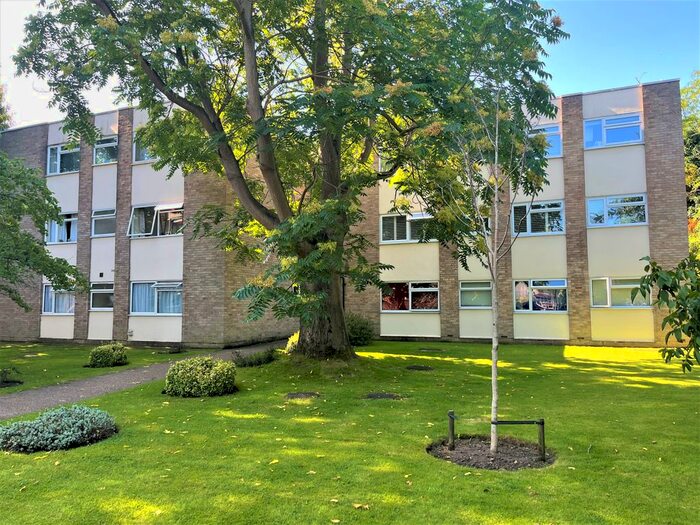 2 Bedroom Flat To Rent In Silverwood Close, Beckenham, Kent, BR3