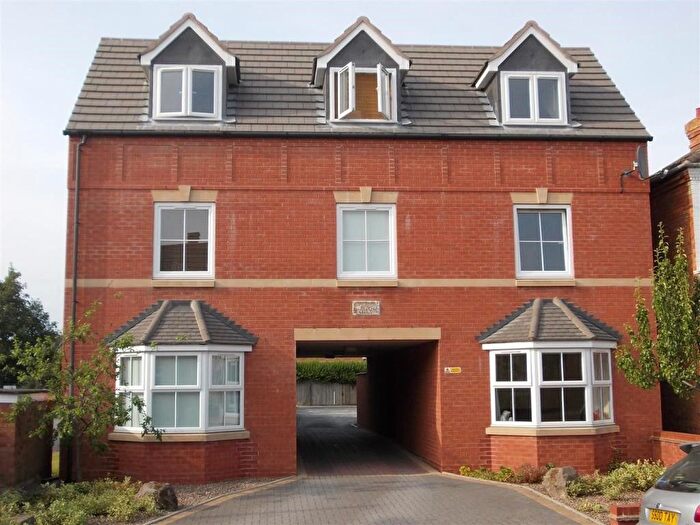 2 Bedroom Flat To Rent In Checketts Lane, Worcester, WR3