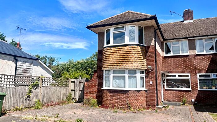 3 Bedroom Maisonette To Rent In Willis Close, Epsom, KT18