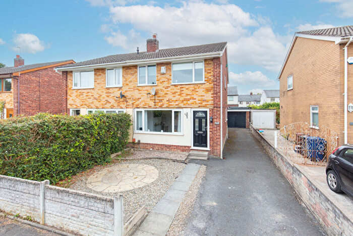 3 Bedroom Semi-Detached House For Sale In Margaret Road, Penwortham, PR1