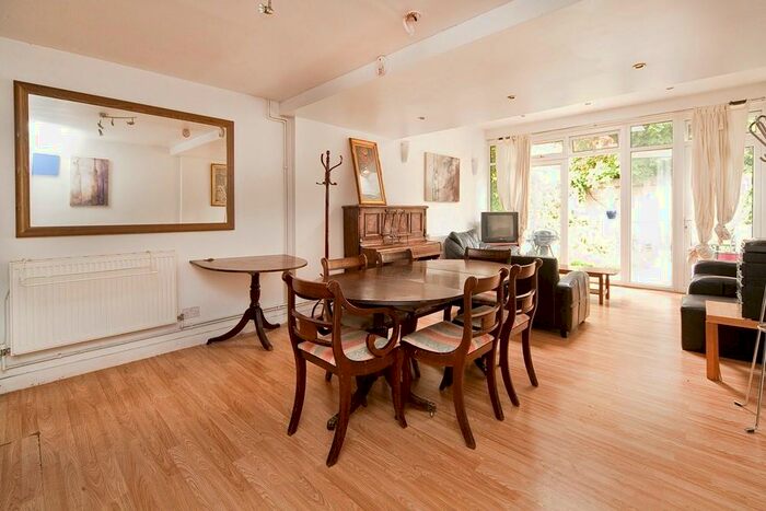 5 Bedroom Town House To Rent In Carleton Road, Tufnell Park, N7
