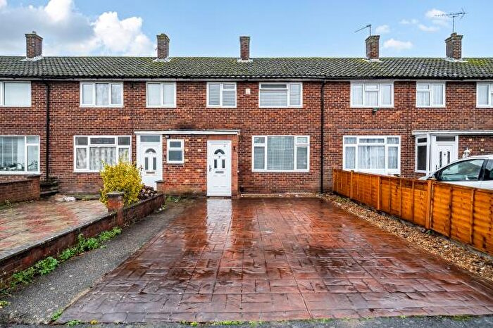 3 Bedroom Terraced House For Sale In Perryman Way, Slough, SL2