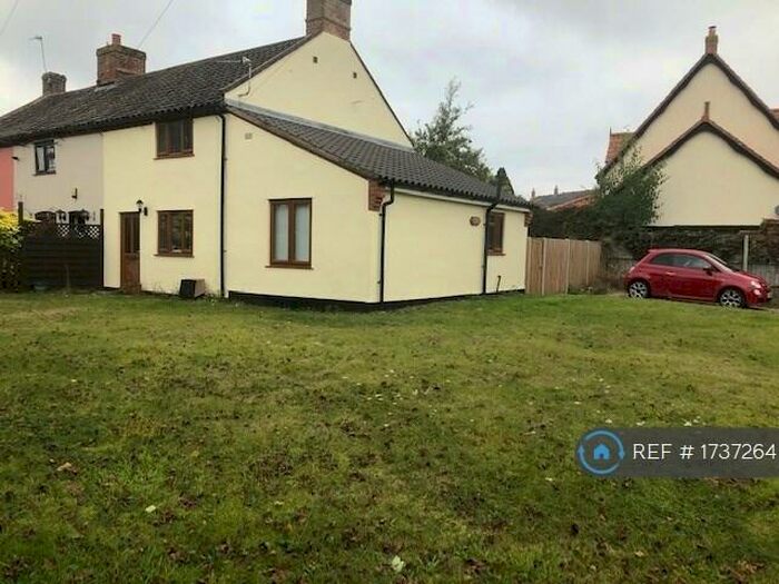 3 Bedroom End Of Terrace House To Rent In The Street, Poringland, Norwich, NR14