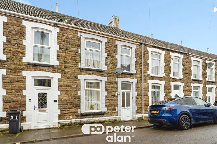 4 Bedroom Terraced House For Sale In Penrhiwtyn Street, Neath, SA11