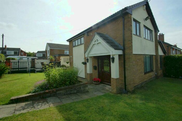 3 Bedroom Detached House To Rent In Holmwood Mount, Meanwood, Leeds, LS6