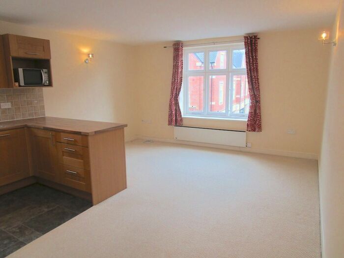 1 Bedroom Flat To Rent In Hagley Road, Stourbridge, DY8