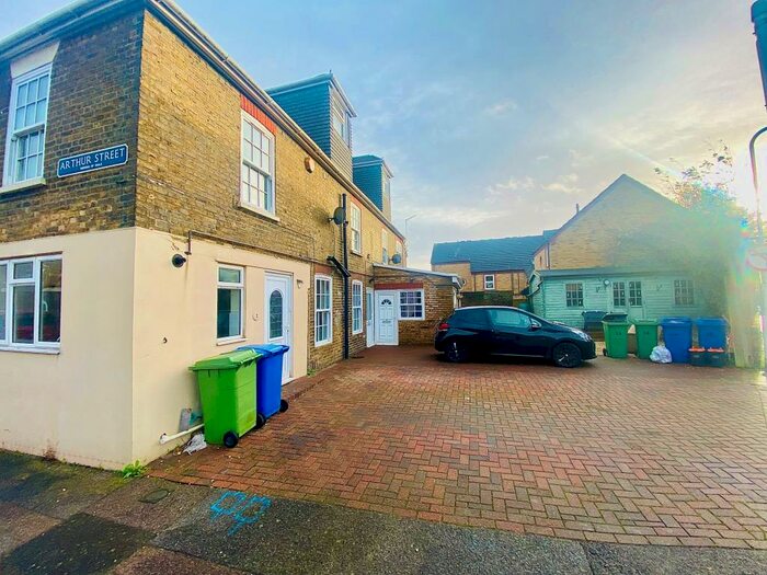 2 Bedroom House To Rent In Arthur Street, Sittingbourne, ME10