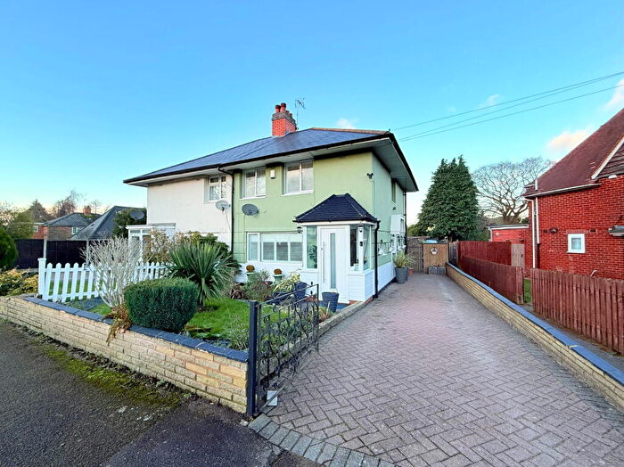 3 Bedroom Semi Detached House For Sale In Wellfield Road, Hall Green, B28