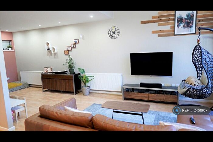 2 Bedroom Maisonette To Rent In Crown Place Apartments, London, SE16