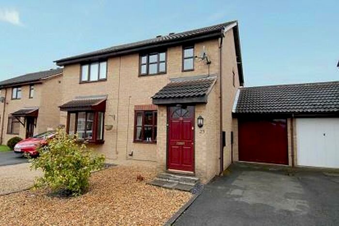 2 Bedroom Semi-Detached House To Rent In Banbury, Oxfordshire, OX16