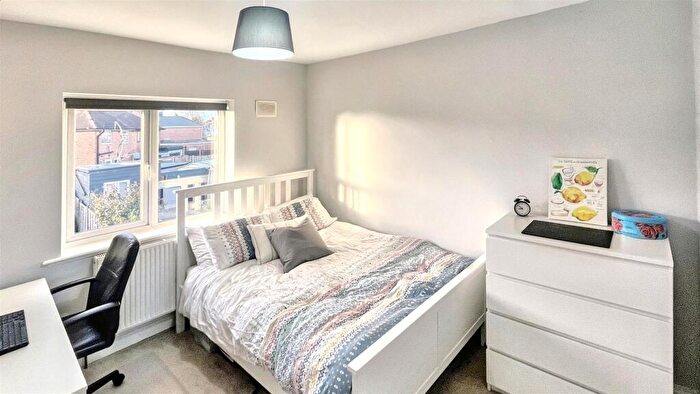 2 Bedroom End Of Terrace House For Sale In Brook Lane, Birmingham, B13
