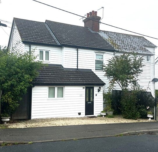 4 Bedroom Semi-Detached House For Sale In Woodside Faversham, ME13