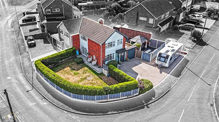 3 Bedroom Semi-Detached House For Sale In Park Road, Dosthill, Tamworth, Staffordshire, B77