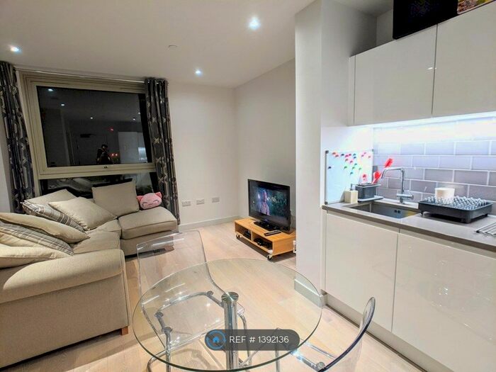 Studio To Rent In Starboard Way, London, E16