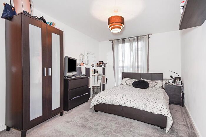 2 Bedroom Apartment To Rent In Kelvin Gate, Bracknell, RG12