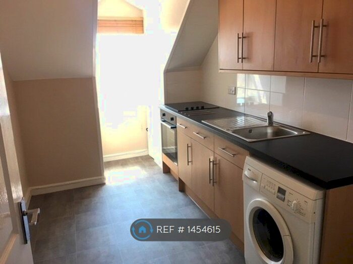 2 Bedroom Flat To Rent In Worrall Road, Bristol, BS8