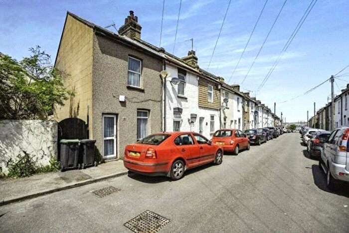 2 Bedroom End Of Terrace House For Sale In Factory Road, Northfleet, Gravesend, Kent, DA11
