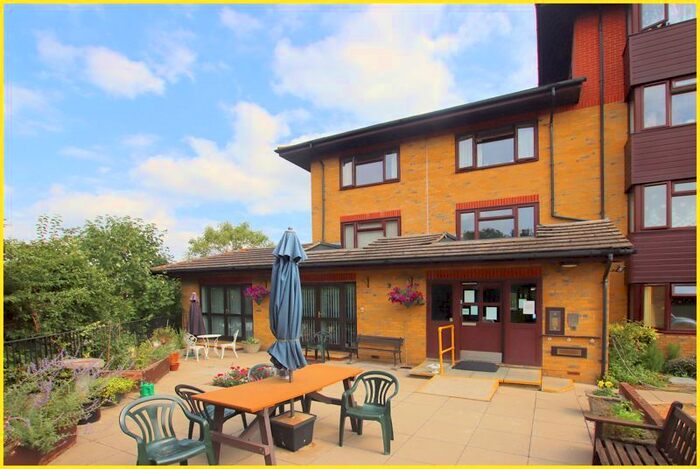 1 Bedroom Flat To Rent In Red Lodge Road, West Wickham, BR4