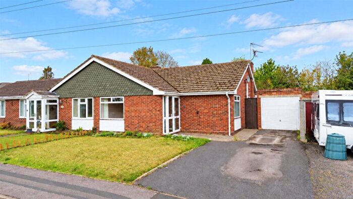 2 Bedroom Bungalow For Sale In Roman Way, Earley, Reading, Berkshire, RG6