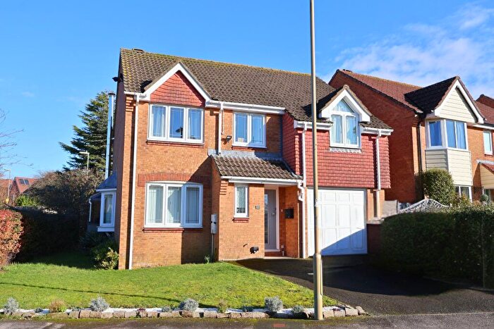 4 Bedroom Detached House For Sale In Amberley Road, Clanfield, PO8
