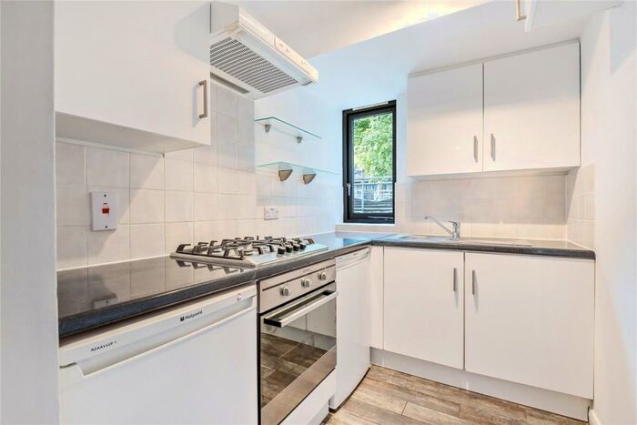 1 Bedroom Flat To Rent In Tollington Park, Finsbury Park, London, N4