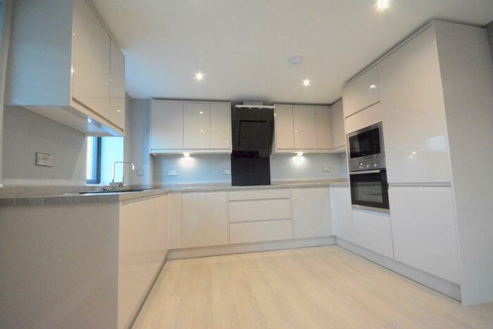 1 Bedroom Apartment To Rent In Fowlers Lane, RG42