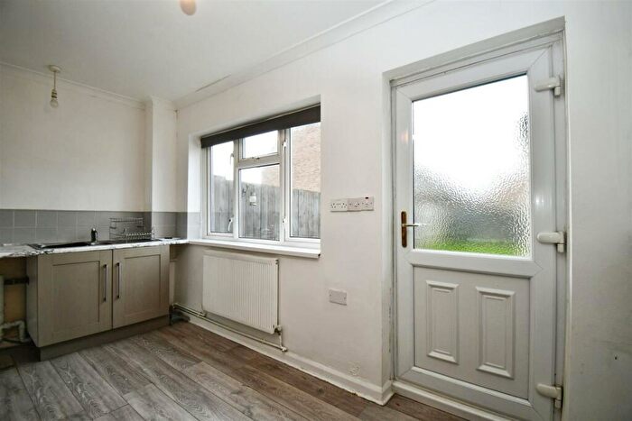3 Bedroom Terraced House For Sale In Medina Road, Hull, HU8