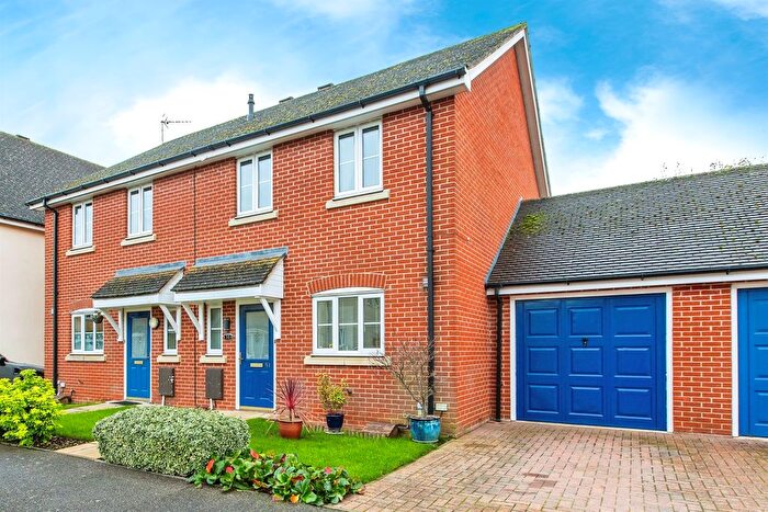 3 Bedroom Semi-Detached House For Sale In Clare Drive, Highfields Caldecote, Cambridge, CB23