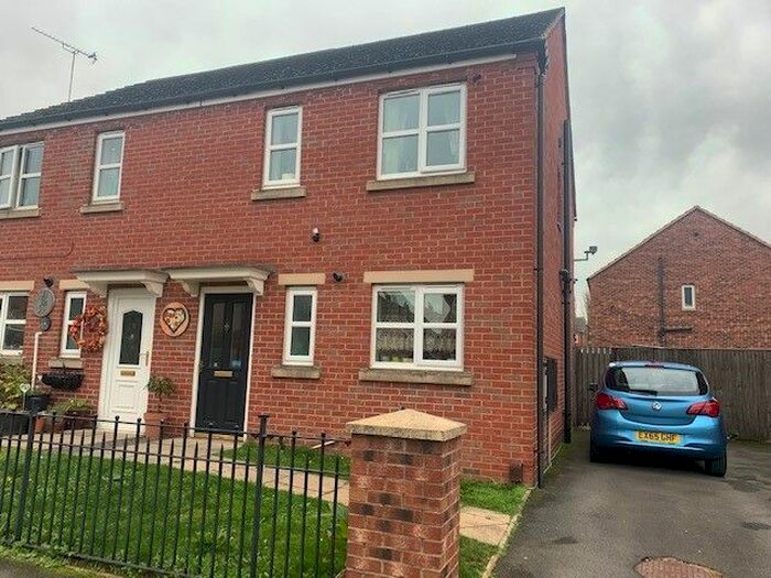 3 Bedroom Semi-Detached House To Rent In Friars Road, Scunthorpe, DN17