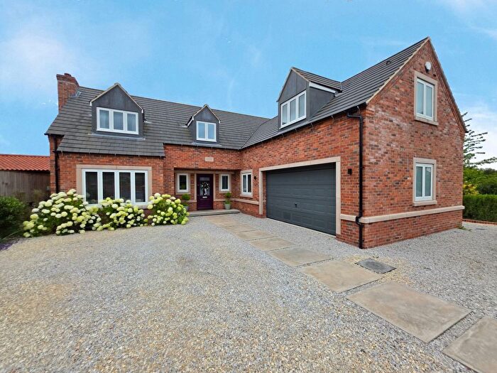 4 Bedroom Detached House For Sale In Brethergate, Westwoodside, DN9