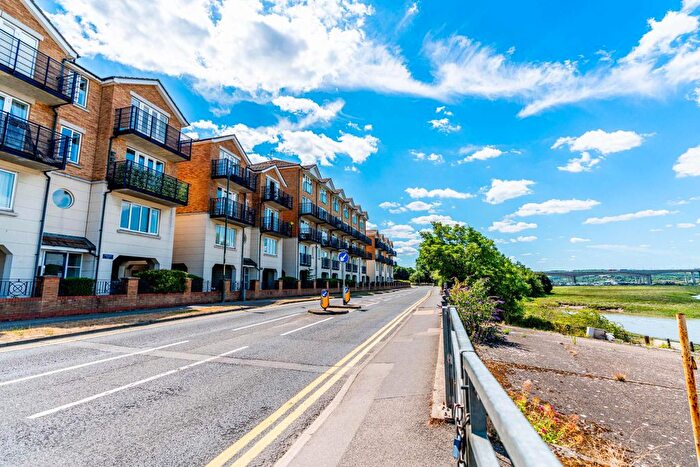 2 Bedroom Flat To Rent In Shelley Rise, Esplanade, Rochester, Kent, ME1