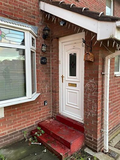 3 Bedroom Terraced House To Rent In Queens Court, Gateshead, NE8
