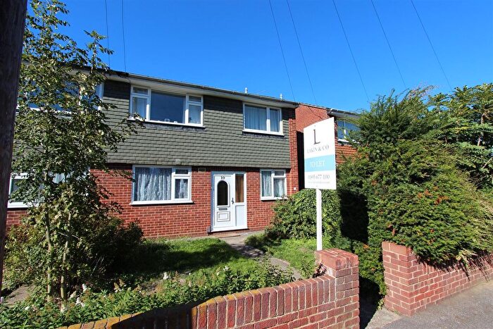 2 Bedroom Maisonette To Rent In Crosier Road, Ickenham, Uxbridge, UB10