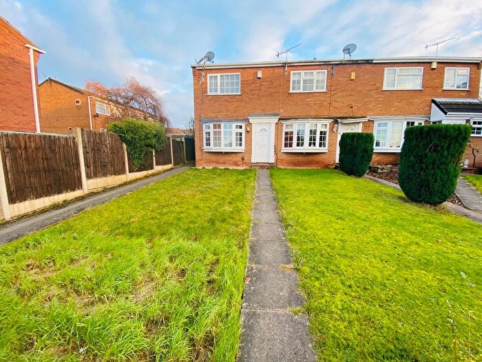 2 Bedroom Town House To Rent In Cornell Drive, Nottingham, NG5